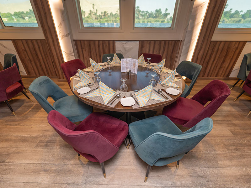 The Royal Signature – Lounge