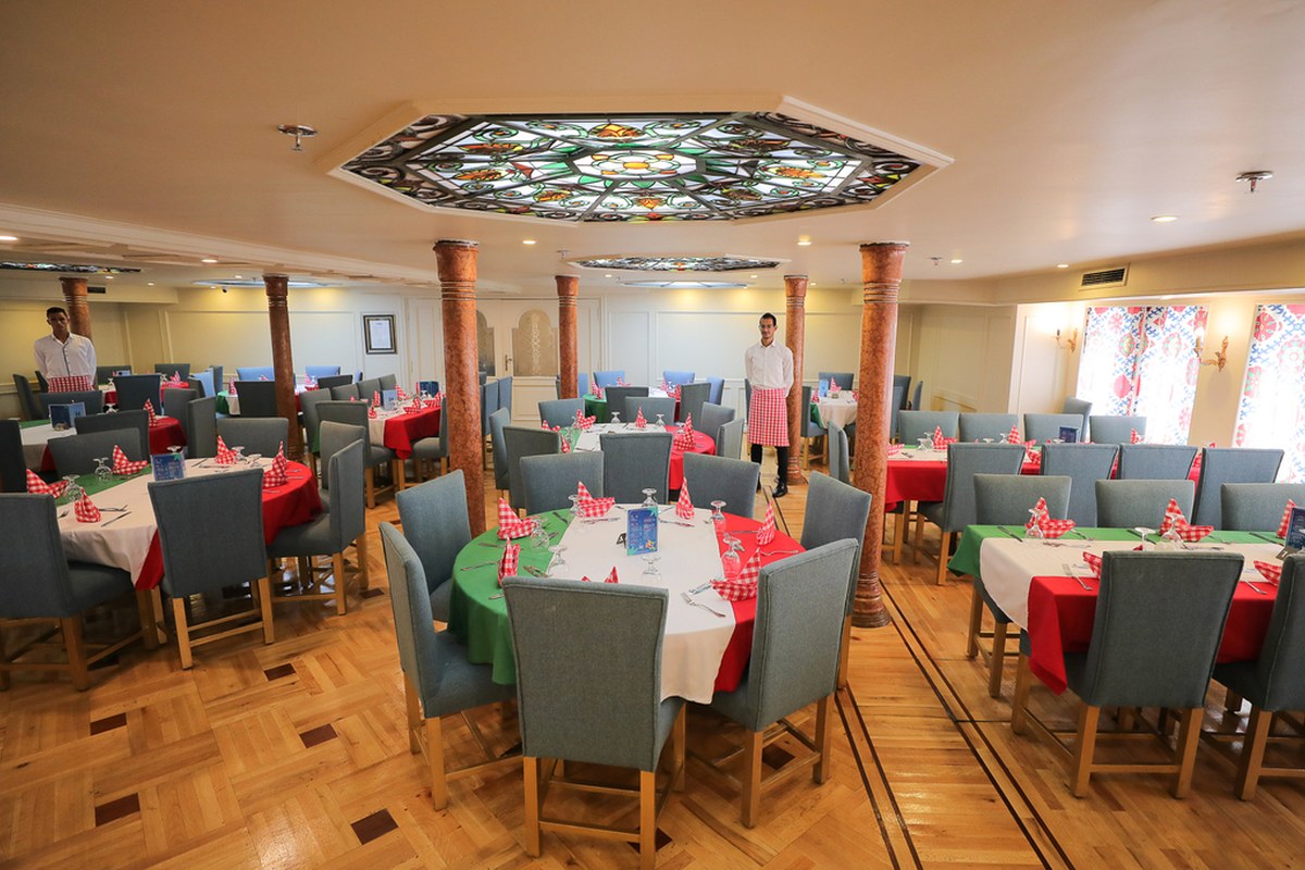 M/S King of Thebes – Restaurant