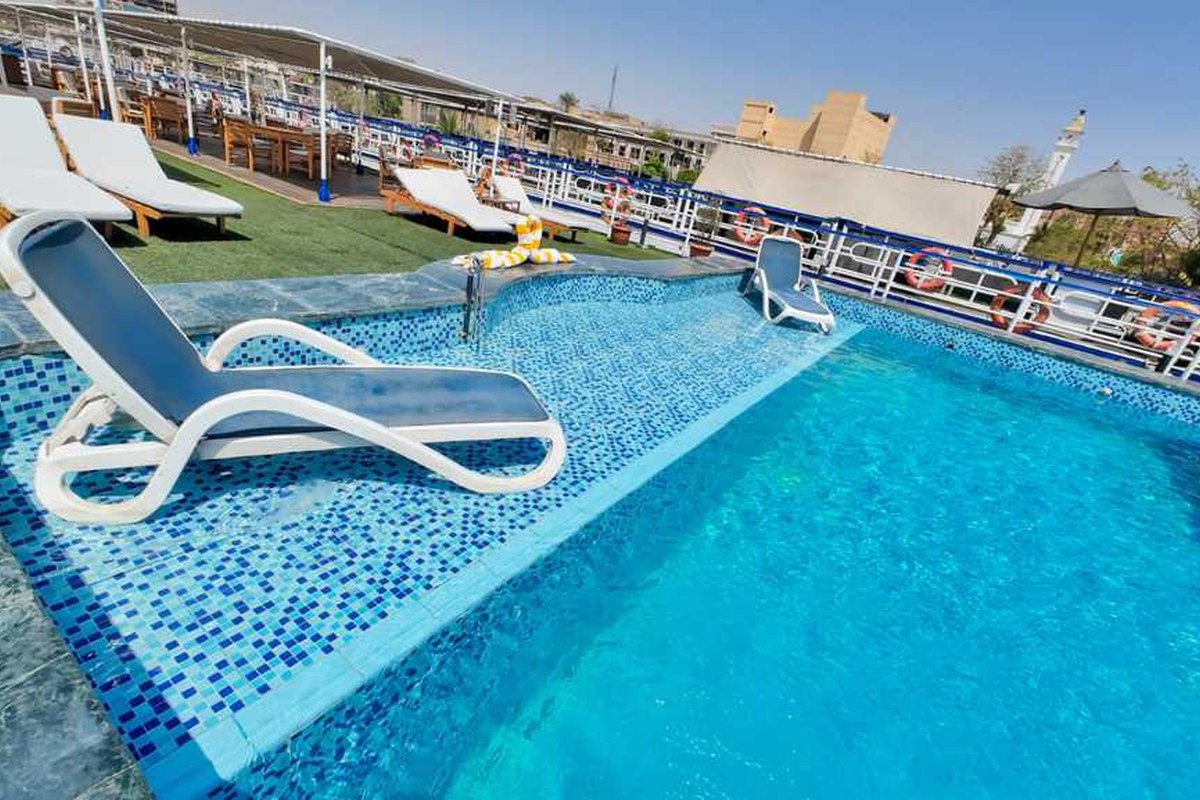 M/S Queen of Sheba – Pool