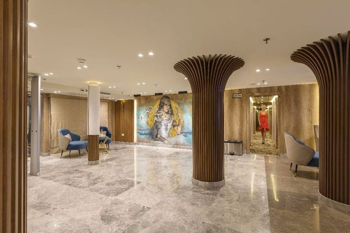 M/S Royal Elite – Lobby